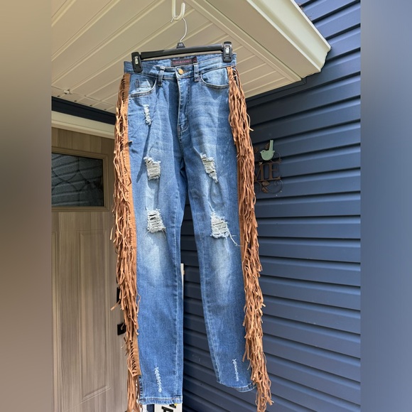 Get your Nashville on! Juniors size M (7/9). Fringe jeans. - Picture 5 of 5